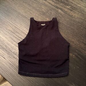 Women's Old Navy Active Black Cropped Tank Top.